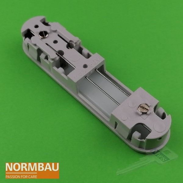 Klingeltaster 113x26 von Normbau/Meteor hellgrau